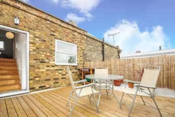 1 bedroom Flat for s...